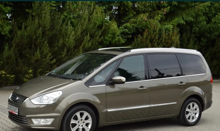 Ford Galaxy cena 36000 przebieg: 215000, rok produkcji 2010 z Leszno małe 29